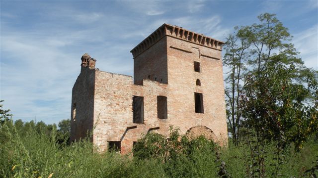 Cascina con torre daziaria di Cassine (AL)